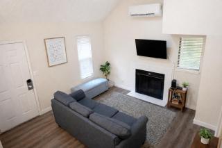 Two Bedroom Loft, King Beds, Down Town Convenience - 0