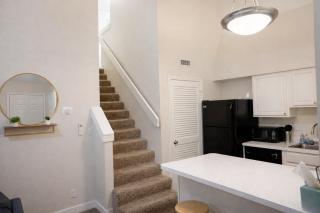 Two Bedroom Loft, King Beds, Down Town Convenience - 4