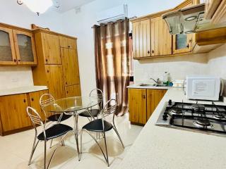 Sliema Cosy 2-Bedroom Home - WLK to Seafront, Central Area - 4