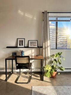 Westown Studio Apt Near Fiserv, Baird, and Theater District - 2