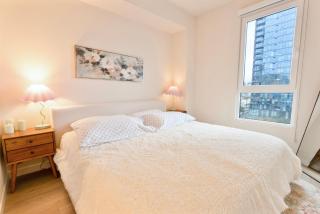 Elevated Escape Luxury 1BR in Hollywood - 9