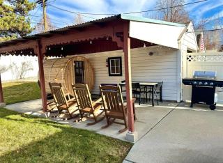 Family Home - 2 Full Kitchen, Sauna, Sleeps 10-14 - 5