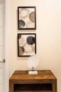 203 - Fantastic Cozy New 2 Queen Condo with Gym, DT&Airport - 0