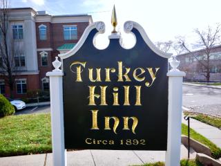 Turkey Hill Inn - 9
