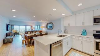 476 Captain's Walk - 9