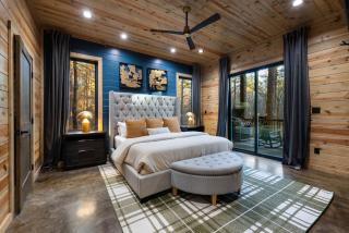 New! Pickleball, Sauna, Hot Tub, Family Retreat - 9