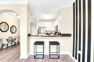 2BR Condo - Pool & Games - Near Disney - 2