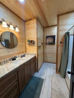New! Sauna, HotTub, Pizza Oven, Shakes, Cozy Cabin - 1