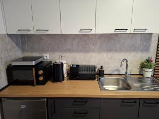 NS Urban Stay-Studio with Balcony and Free Parking - 6