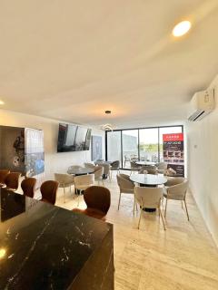 Departamento con balcón y amenidades - 9