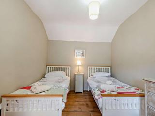 4 Bed in Hope Valley oc-pk939 - 1