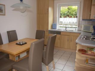 Holiday home with 3 bedrooms - 8