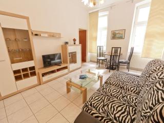 Apartment Wohnung in Fünfhaus mit Garten by Interhome - 8