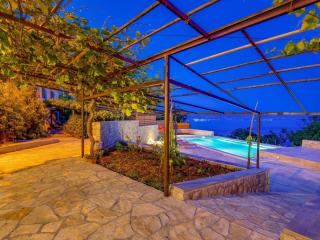 Holiday Home mit großem Garten und Pool by Interhome - 6