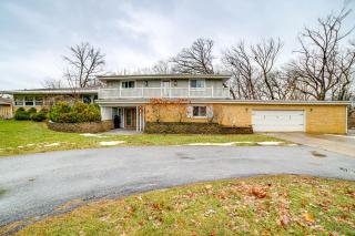 Pool, Gym and Basketball Court Olympia Fields Home - 7