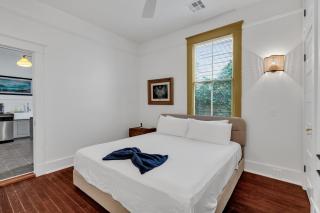 Bright retreat w patio near French Quarter - 7
