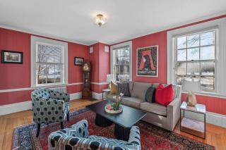 2 Floor 1BR w/Parking in the Heart of Salem - 9