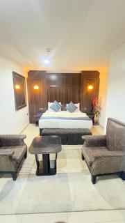 Golden Tulip Hotel - 1