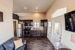 Corona Arch Cabin #04 - 7