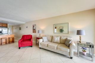 Walk to Beach! Treasure Island Gem w/ Water Views - 7