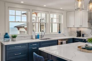 Rare Waterfront Luxury Penthouse|Bearskin Neck - 2