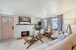 Ivywild Peak Mountain Escape with Scenic Views - 1