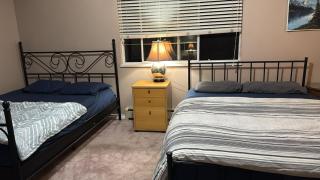 Budget Stay Near Scott Road - Transit, Free Parking & Fast WiFi - 1