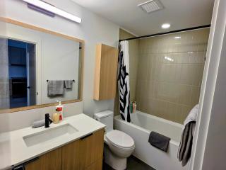 2 bedroom heart of Central Surrey - Surrey - 2