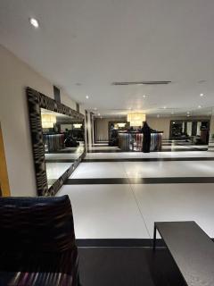 Roomi Stays Acqua Private Residences - 5