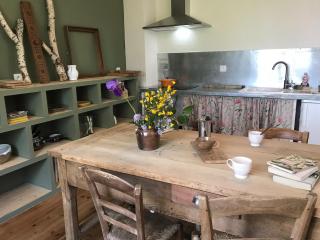 Hilltop Haven in Parlan - 4