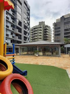 Condomínio Pé na Areia em Caiobá - 1