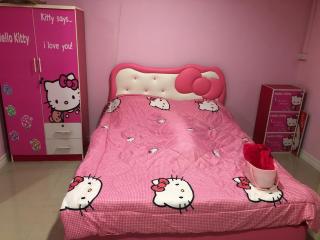 Pink Very Cute Room Very Close Bangkok Hospital - 2