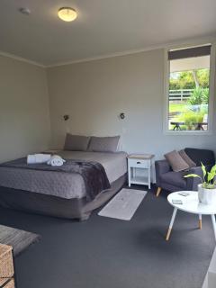 Harbour Lights Hideaway - 2