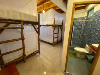 Hidden House Party Hostel - 6