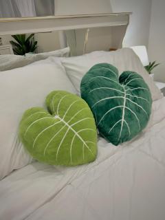 Your cozy Caribbean-inspired stay just 1 hour north of Toronto - 2