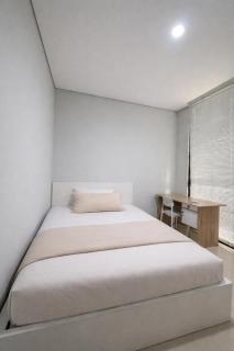 Cozy Room Near Pakuwon Mall - 4