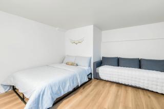 BudgetWise Semi-Basement near Airport, UBC, Downtown in Vancouver - 3
