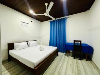 Moonlight Beach Stay - 0