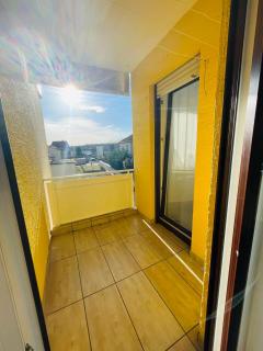 Modern & Elegant 2-Room Apartment - 1