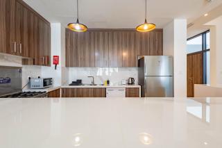 Livin' Holidays - 3BR - Family Friendly Townhouse w Private Pool - 0