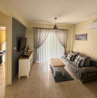 Sun Island One Bedroom Apartment Paphos - 5