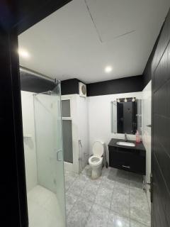 Black theme 1-Bedroom Apartment - 7