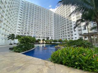 Cozy 1 BR unit at Shore 1 Residences Mall of Asia - 3