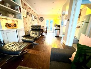 Shepherds Bush W12 Magical Townhouse nr Westfield - London - 6