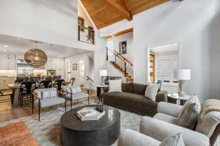 Lux Home with Gas Fireplace, Hot Tub, 8 min to lift 7 - Bunk Room for Kids! home - 5