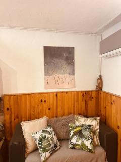 Cute House Near Sea with Private Balcony near Narbonne - 3