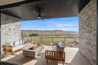 Desert Isle Family Retreat - Private Pool & Hot Tub - 9