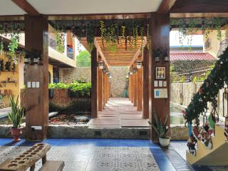 Koi Empire Bed and Breakfast - Santa Rosa - 1