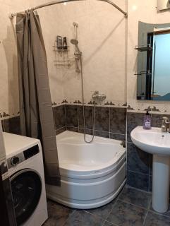 Vintage Veranda Apartment - 7