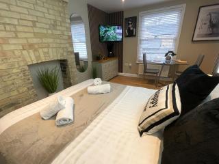 City Studio - very best Location For exploring Cambridge - walk to station and City Centre - 3